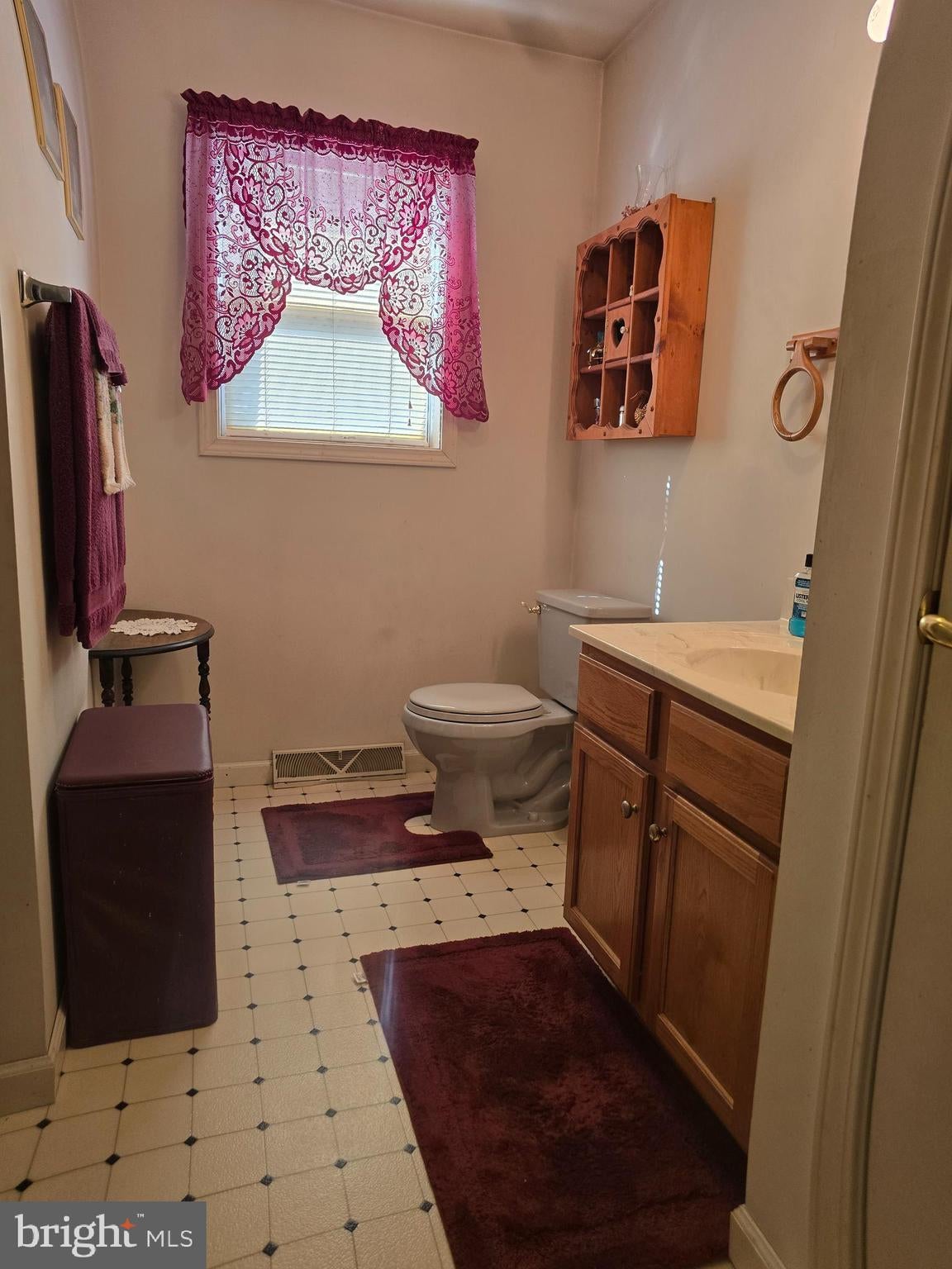 8815 KINGS ROAD