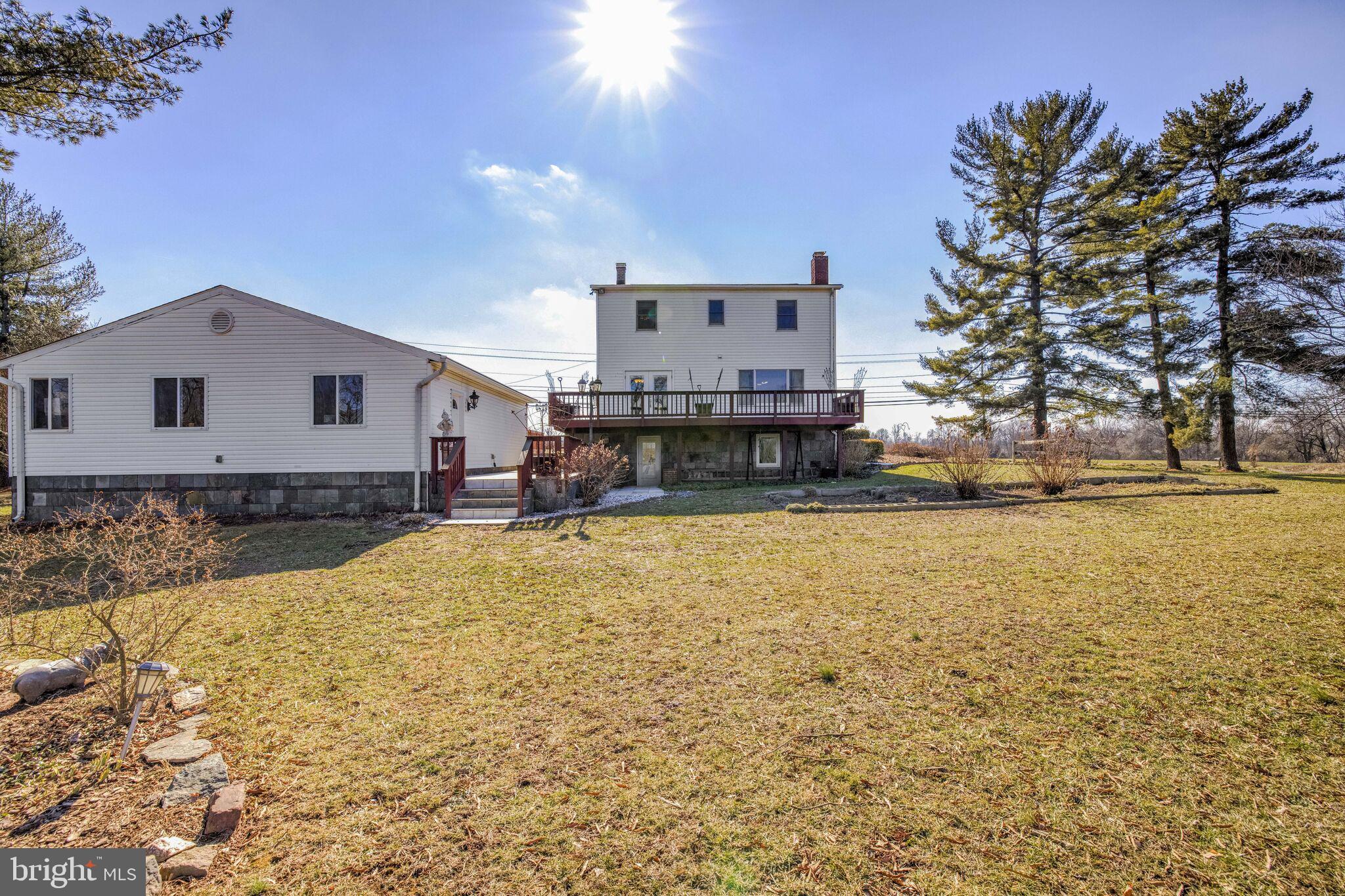 POOLESVILLE OUTSIDE - Residential