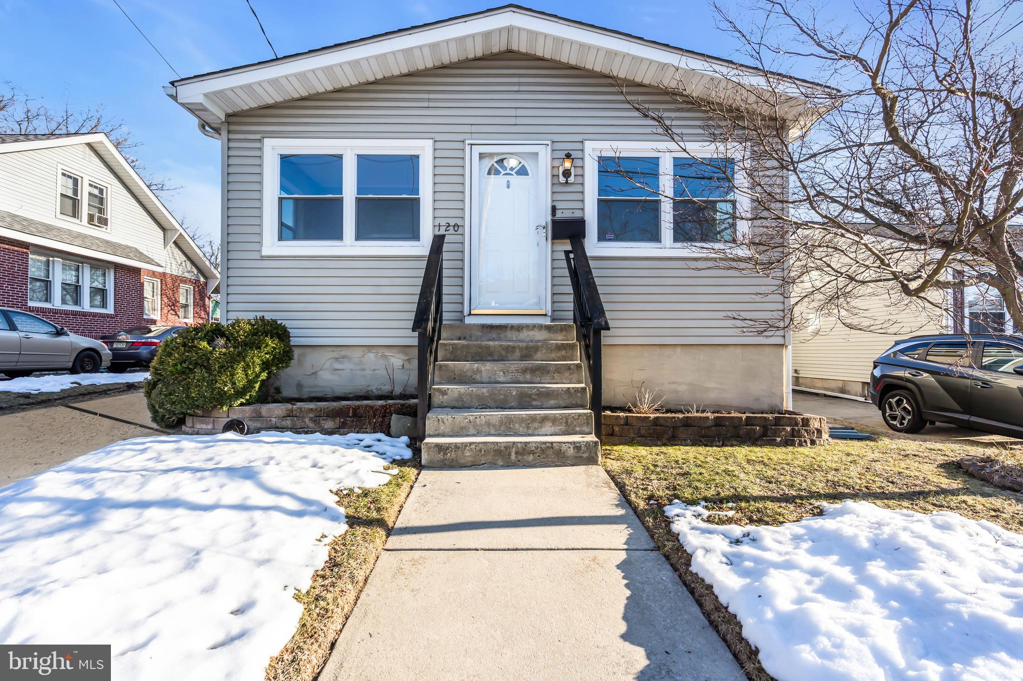 120 E 4TH AVENUE