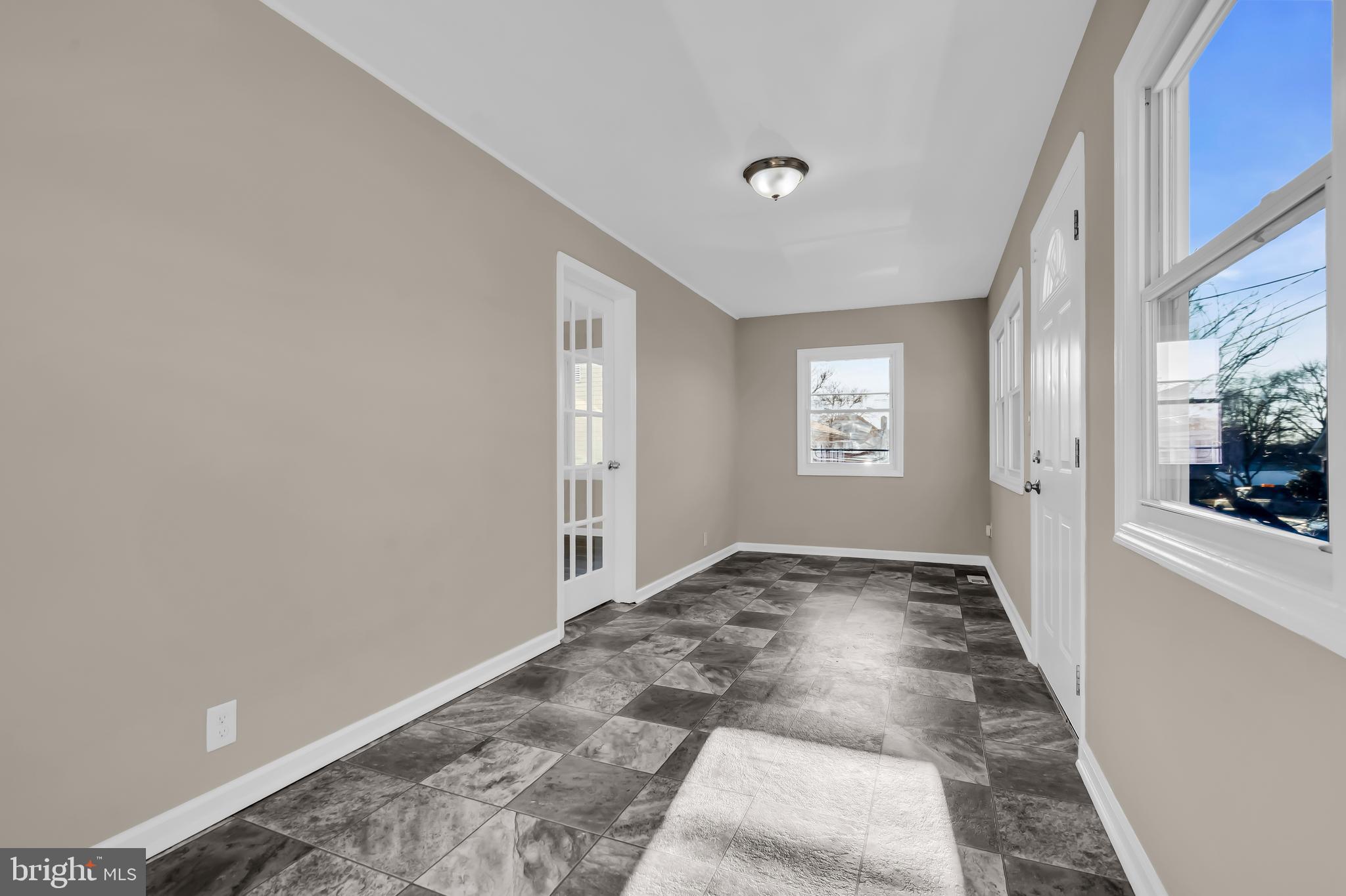 120 E 4TH AVENUE