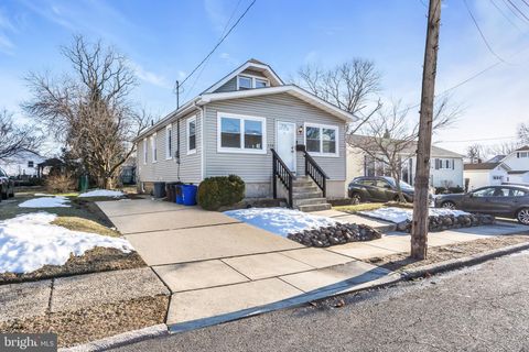 Homes For Sale - 120 E 4th Avenue<br/> RUNNEMEDE, NJ 08078