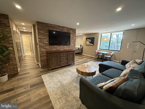 4390 LORCOM LANE 402 ARLINGTON VA 22207