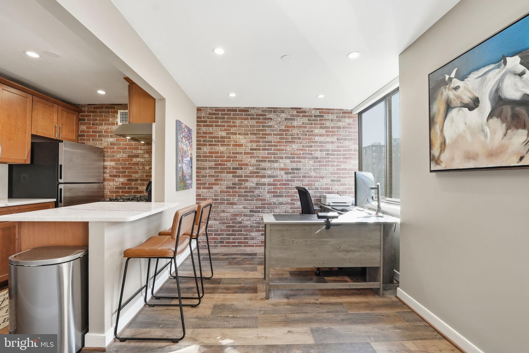 CARLYN PLACE - Residential