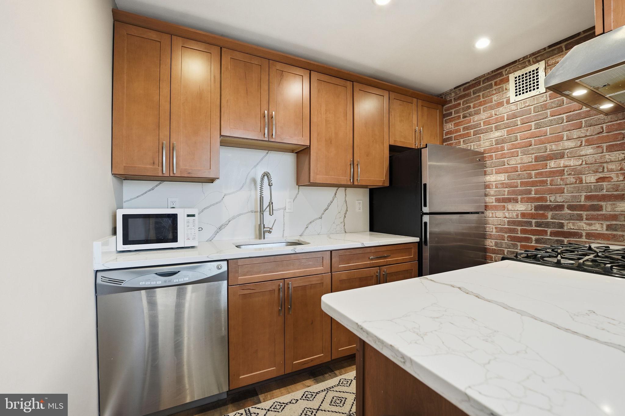 CARLYN PLACE - Residential