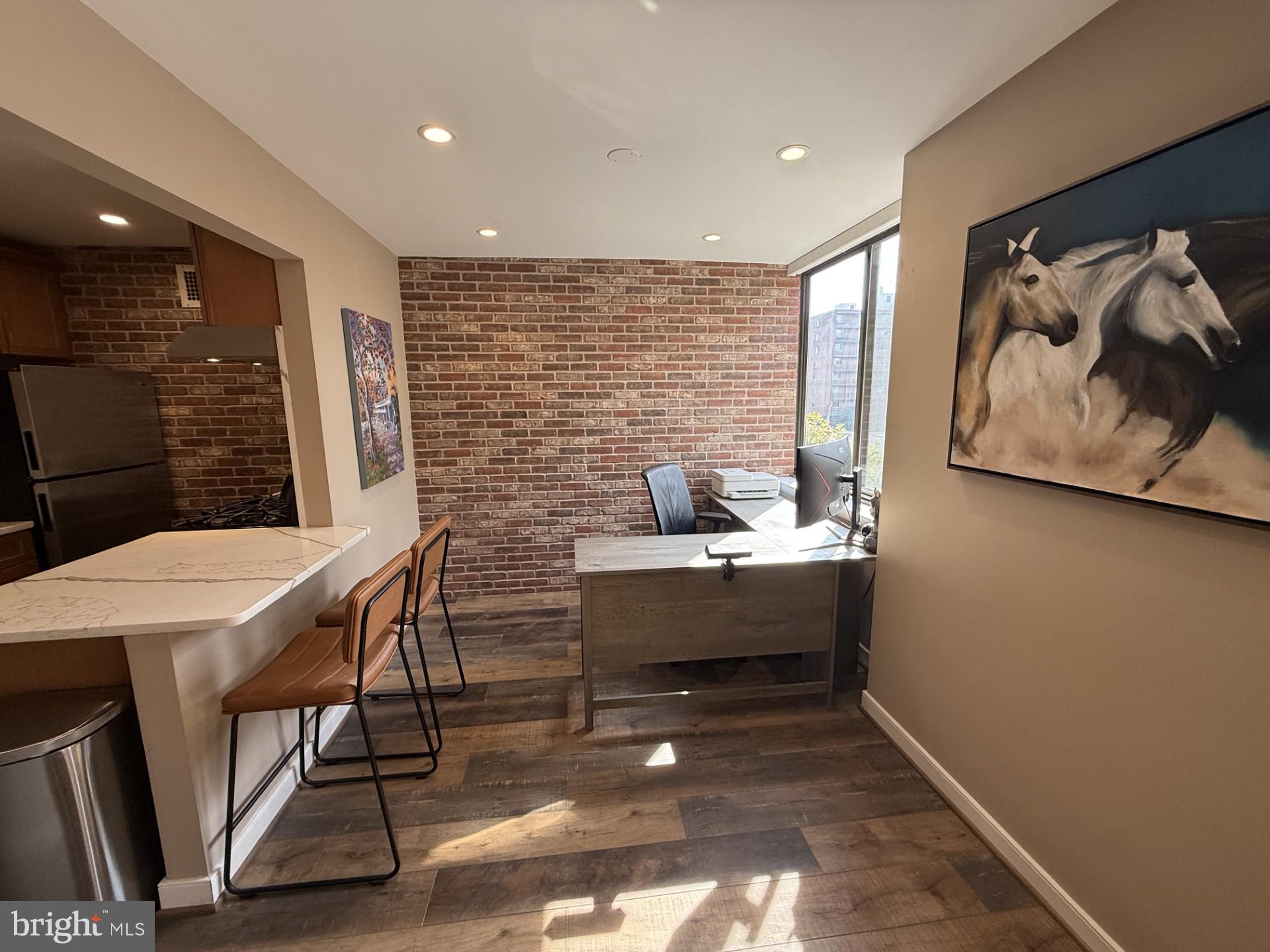 4390 LORCOM LANE 402