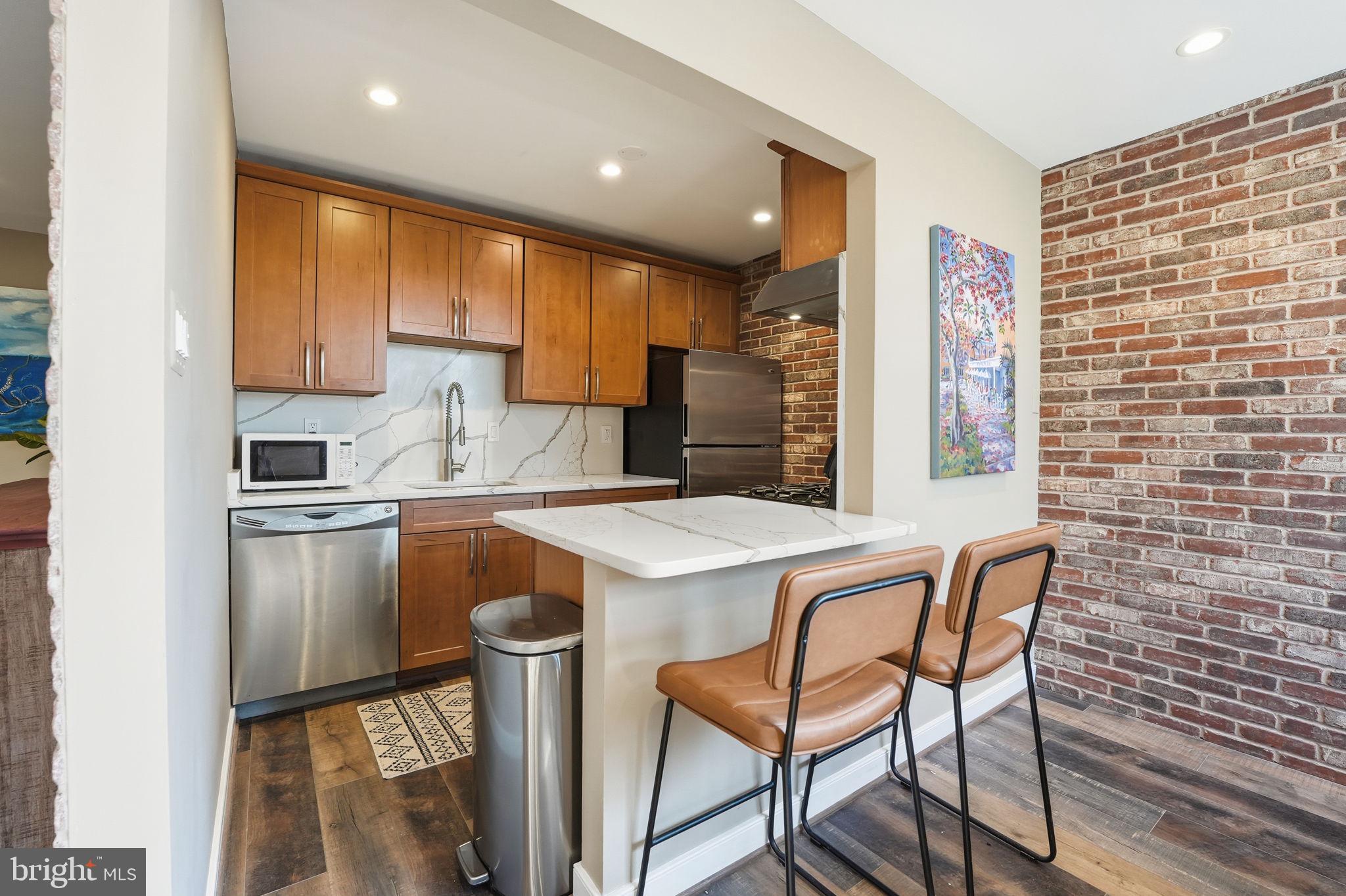 CARLYN PLACE - Residential