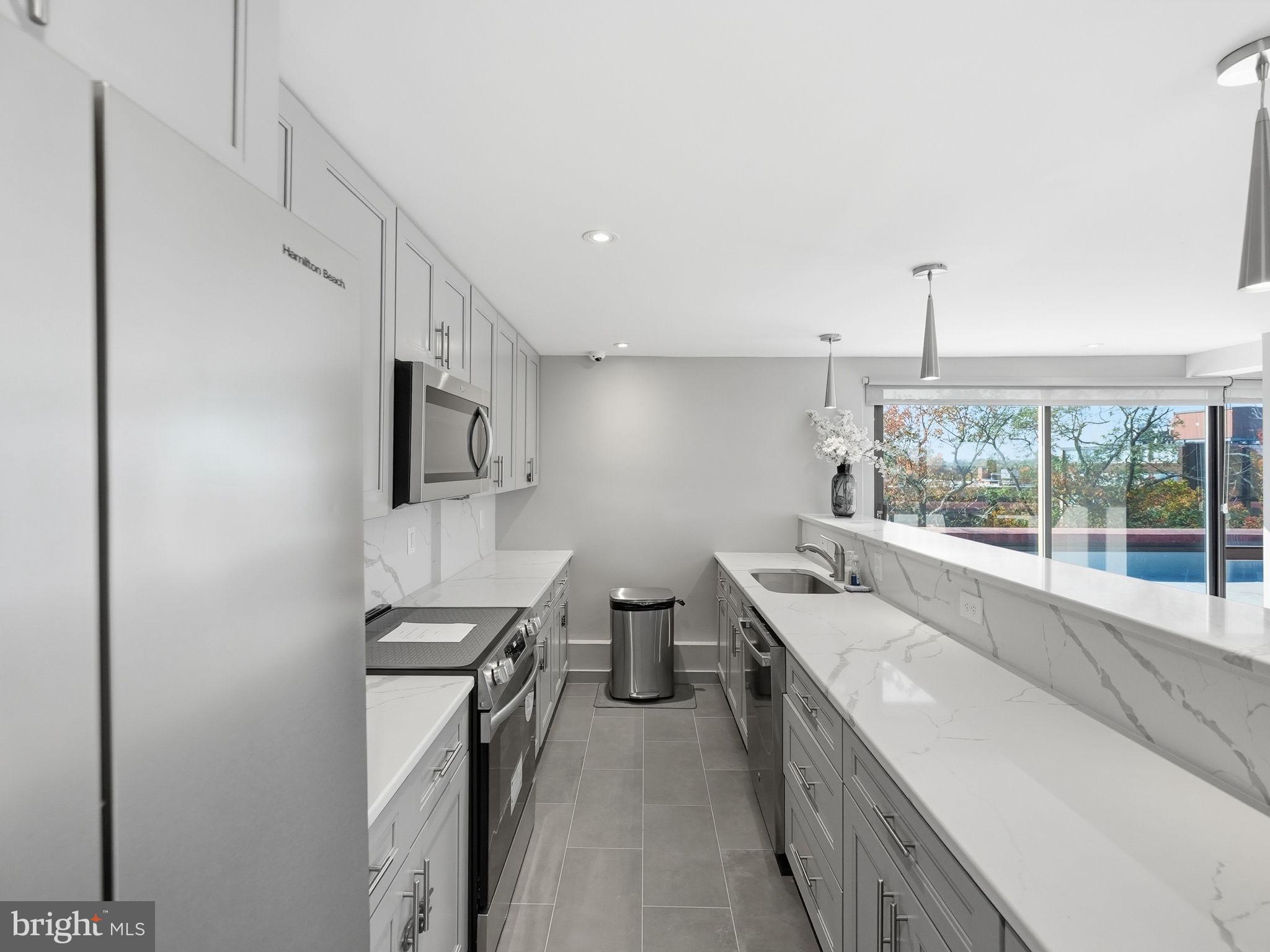 CARLYN PLACE - Residential