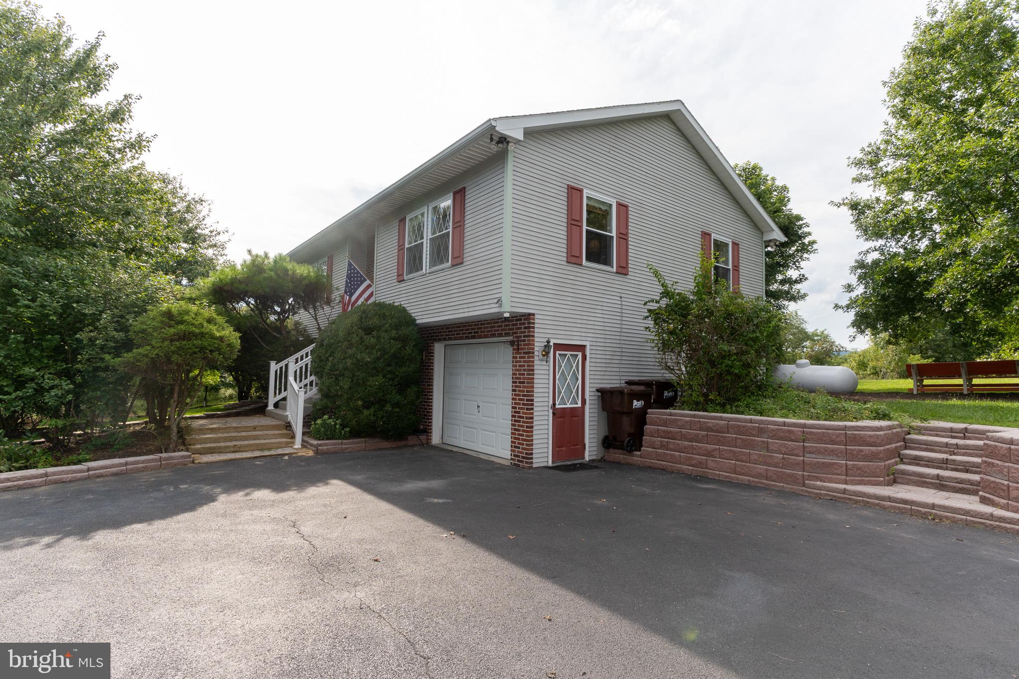 933 BOYLE ROAD
