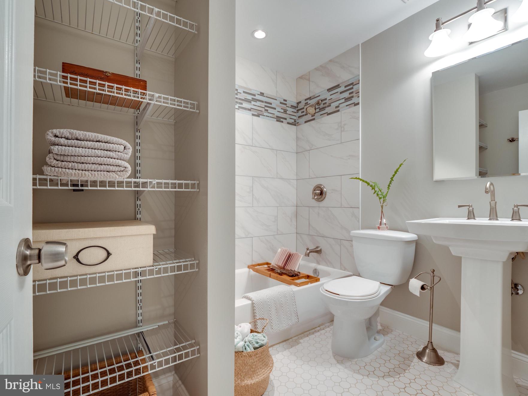 BOLLING BROOK - Residential