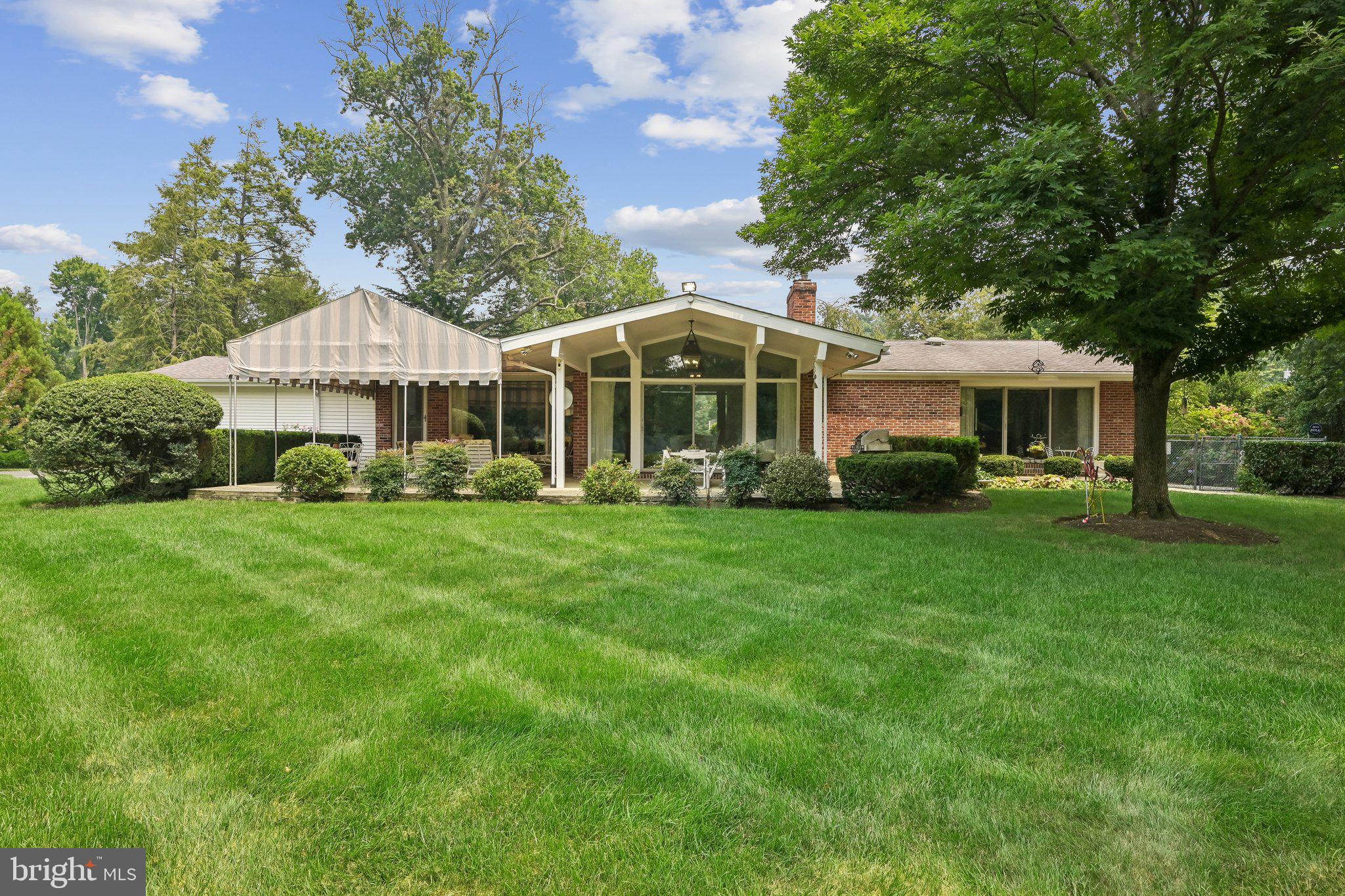 830 GOLF VIEW ROAD