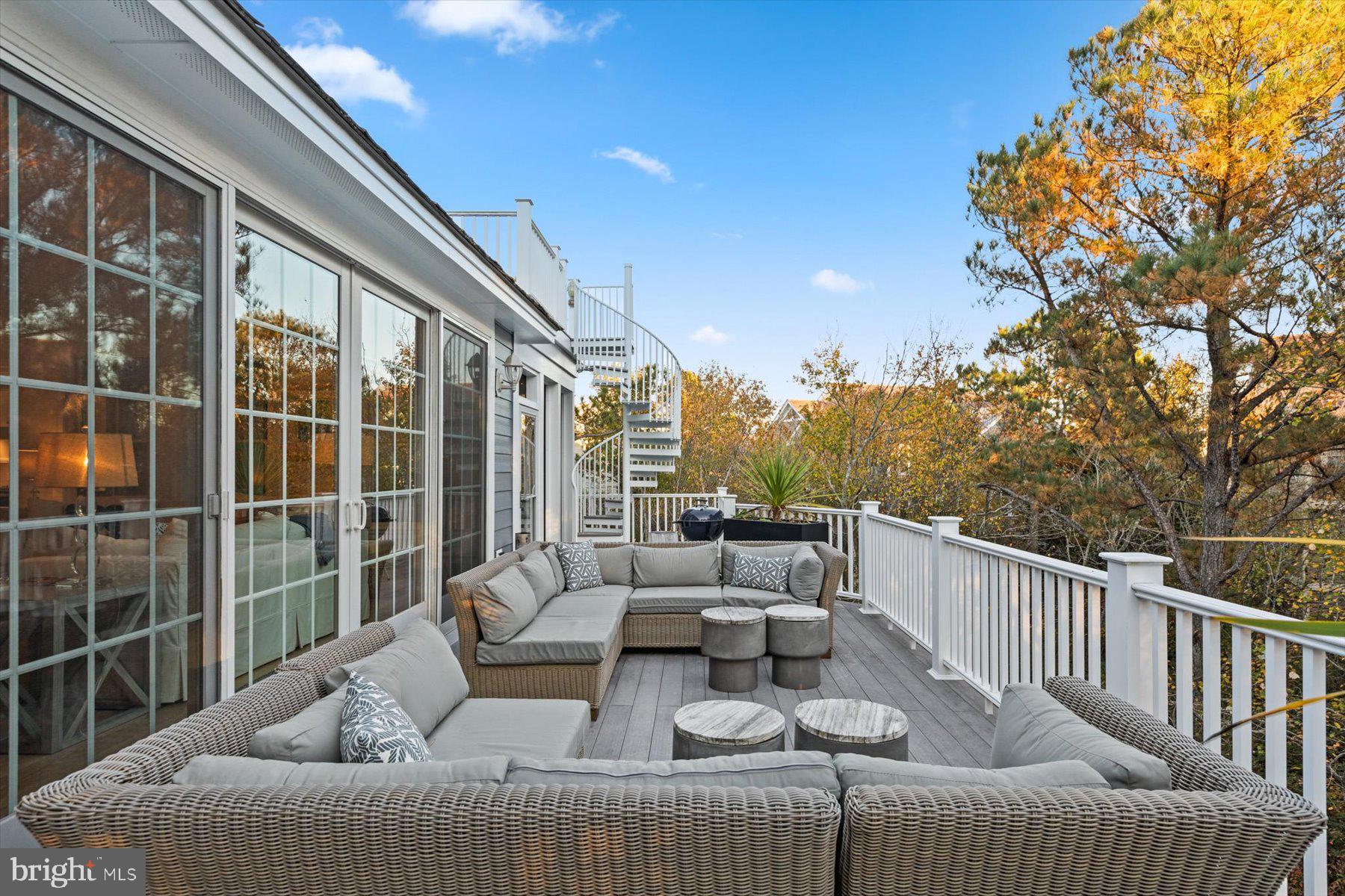 OCEAN BREEZES - Residential