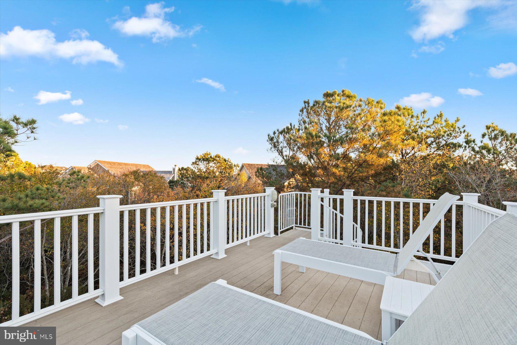 OCEAN BREEZES - Residential