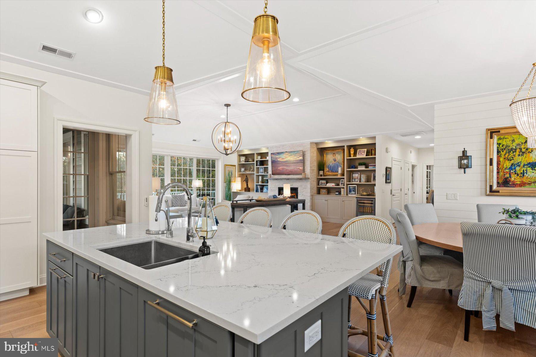 OCEAN BREEZES - Residential