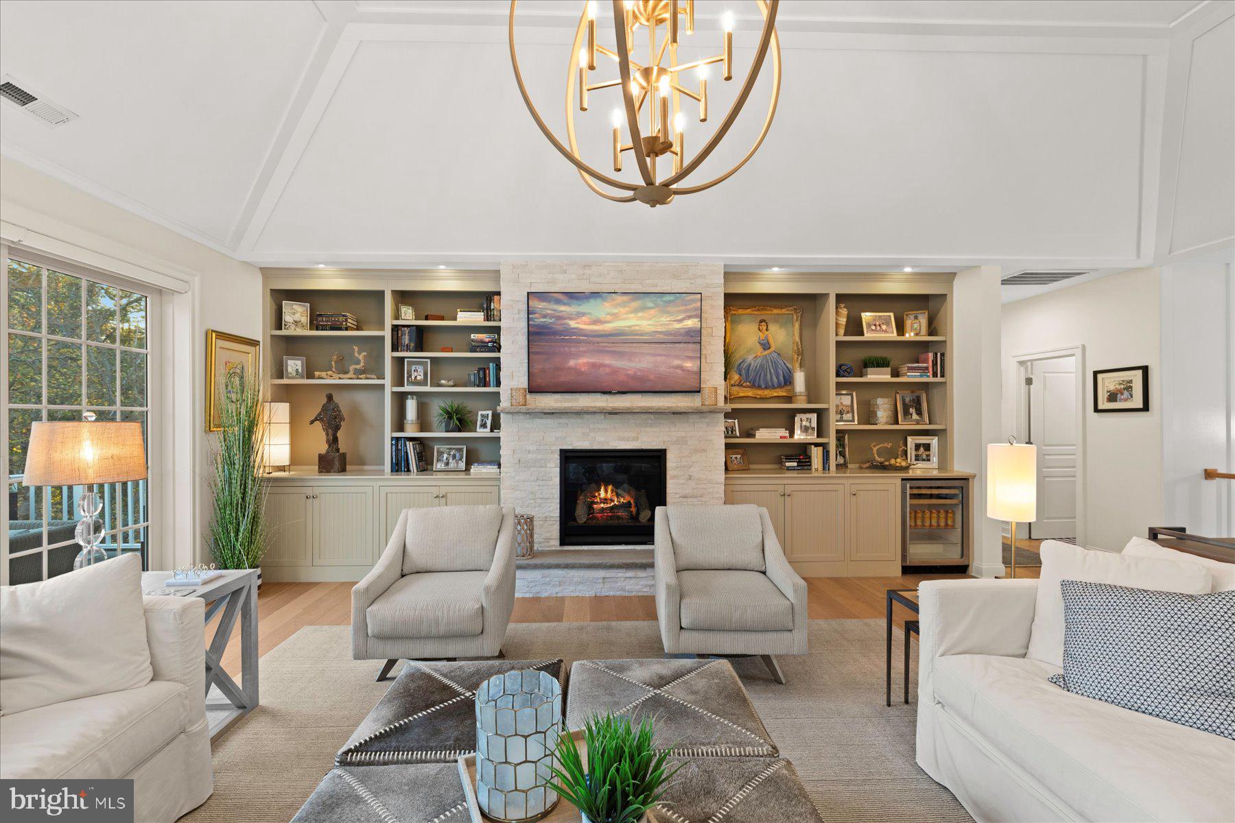 OCEAN BREEZES - Residential