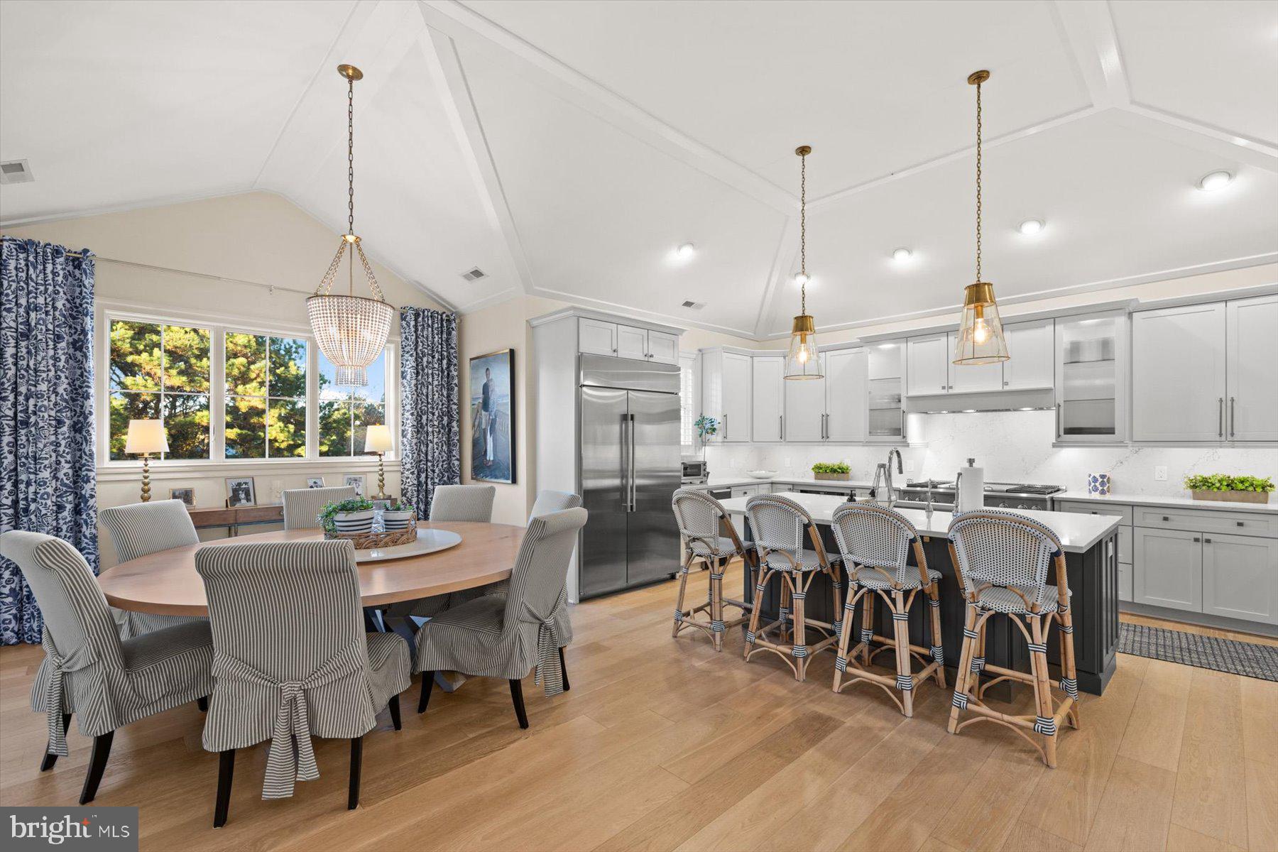 OCEAN BREEZES - Residential