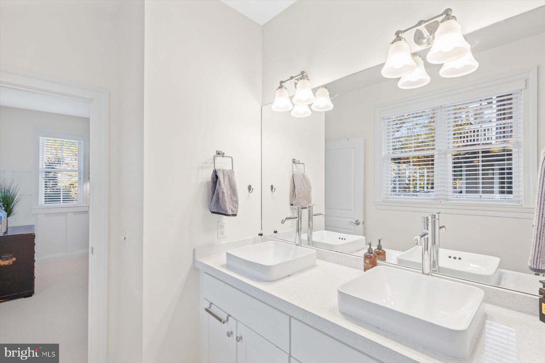 OCEAN BREEZES - Residential