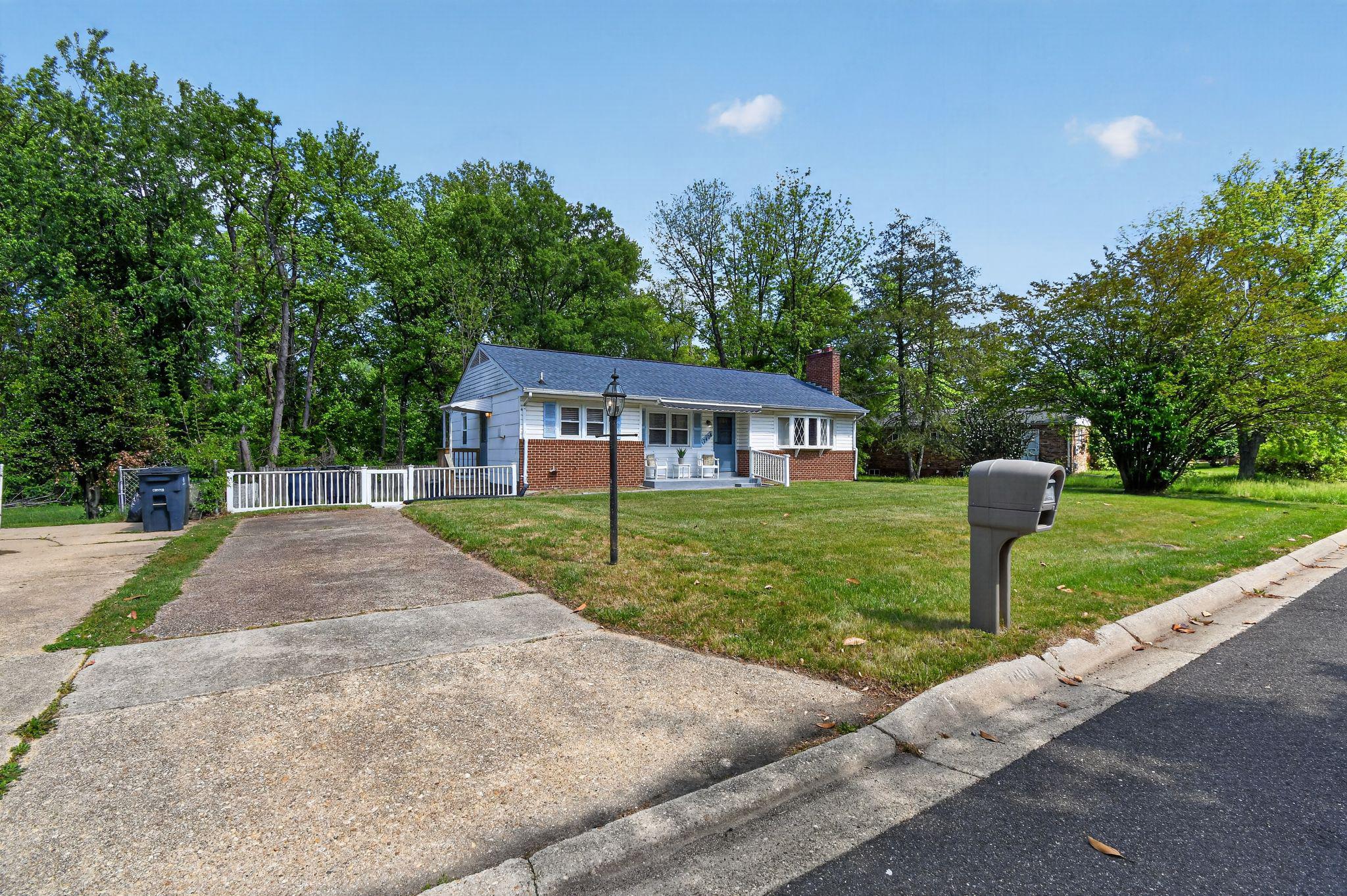 SUMMIT HALL - Residential