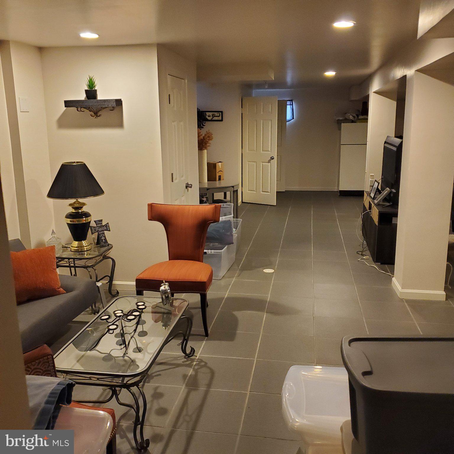 SUMMIT HALL - Residential