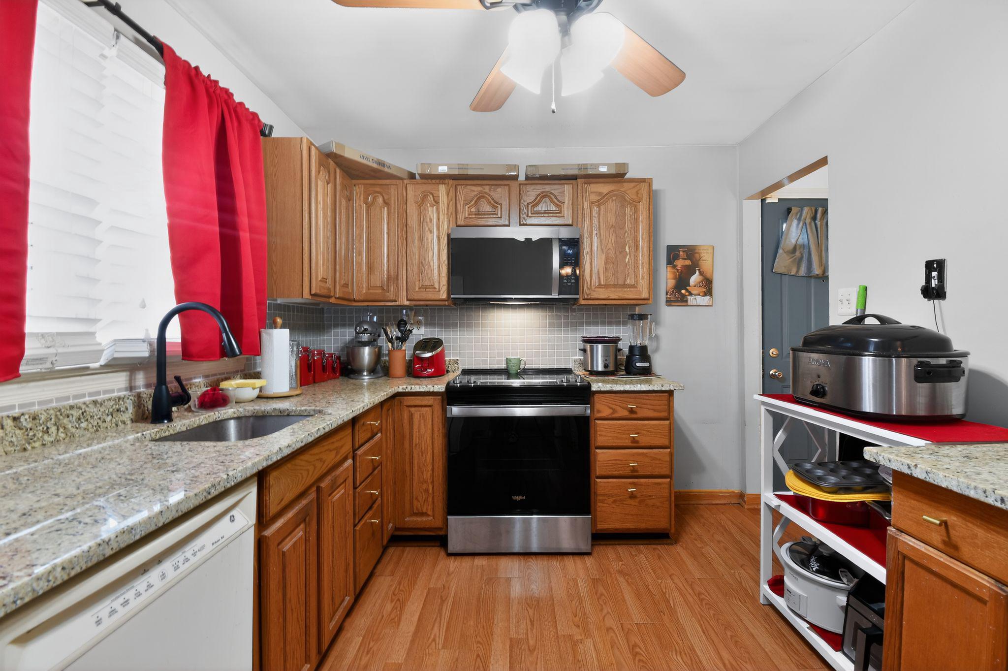 SUMMIT HALL - Residential