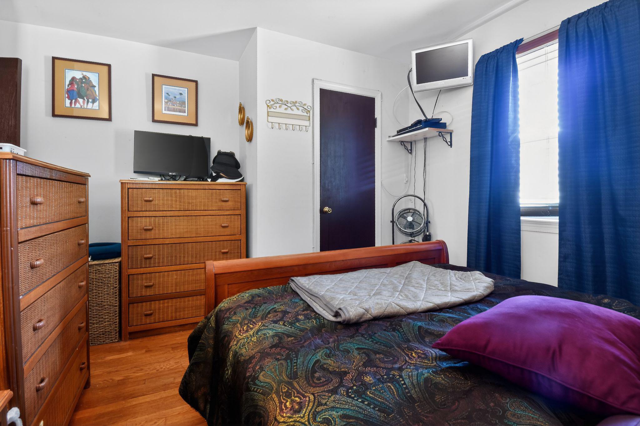 SUMMIT HALL - Residential