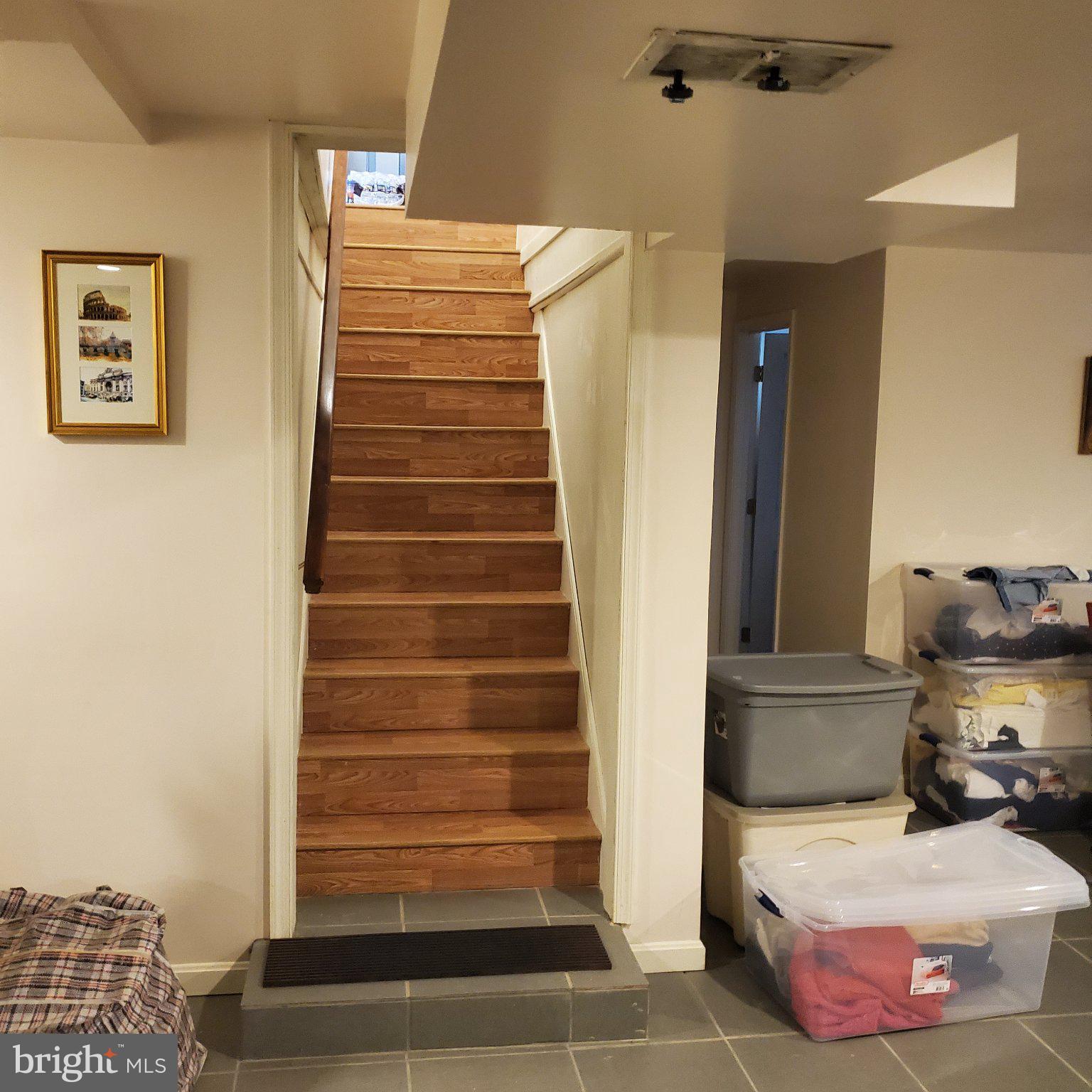 SUMMIT HALL - Residential