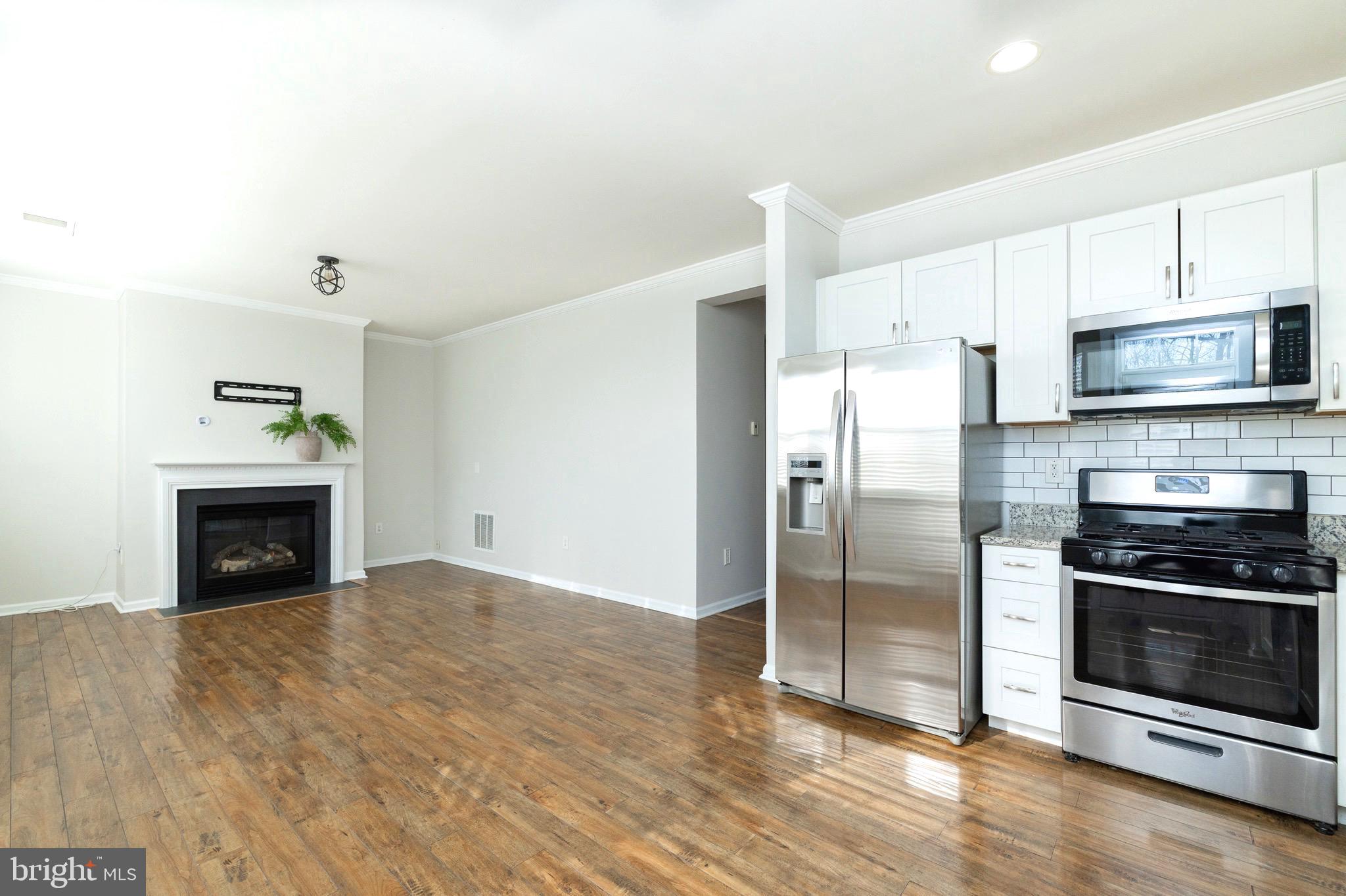 WAKELAND MANOR - Residential