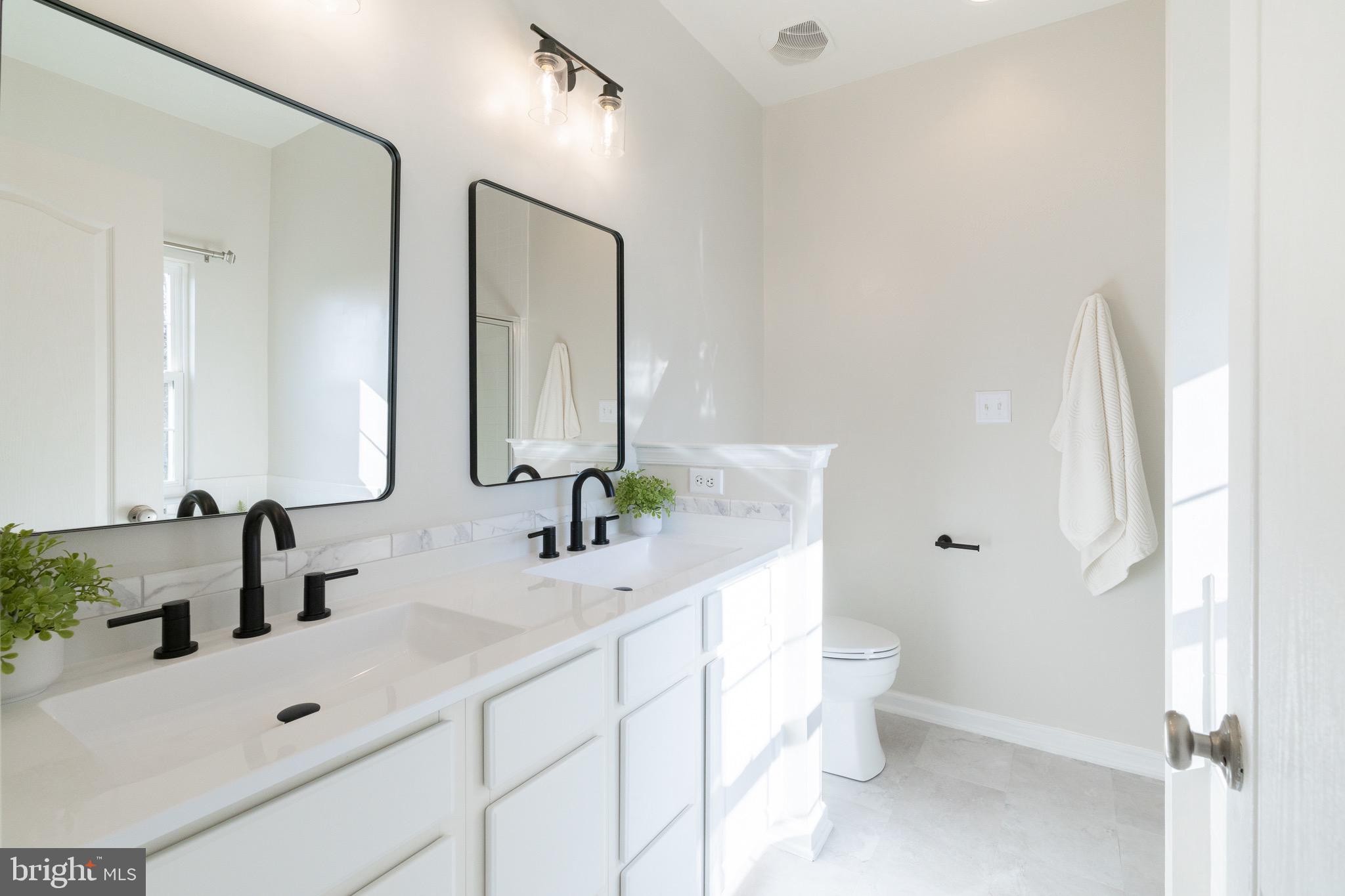 WAKELAND MANOR - Residential