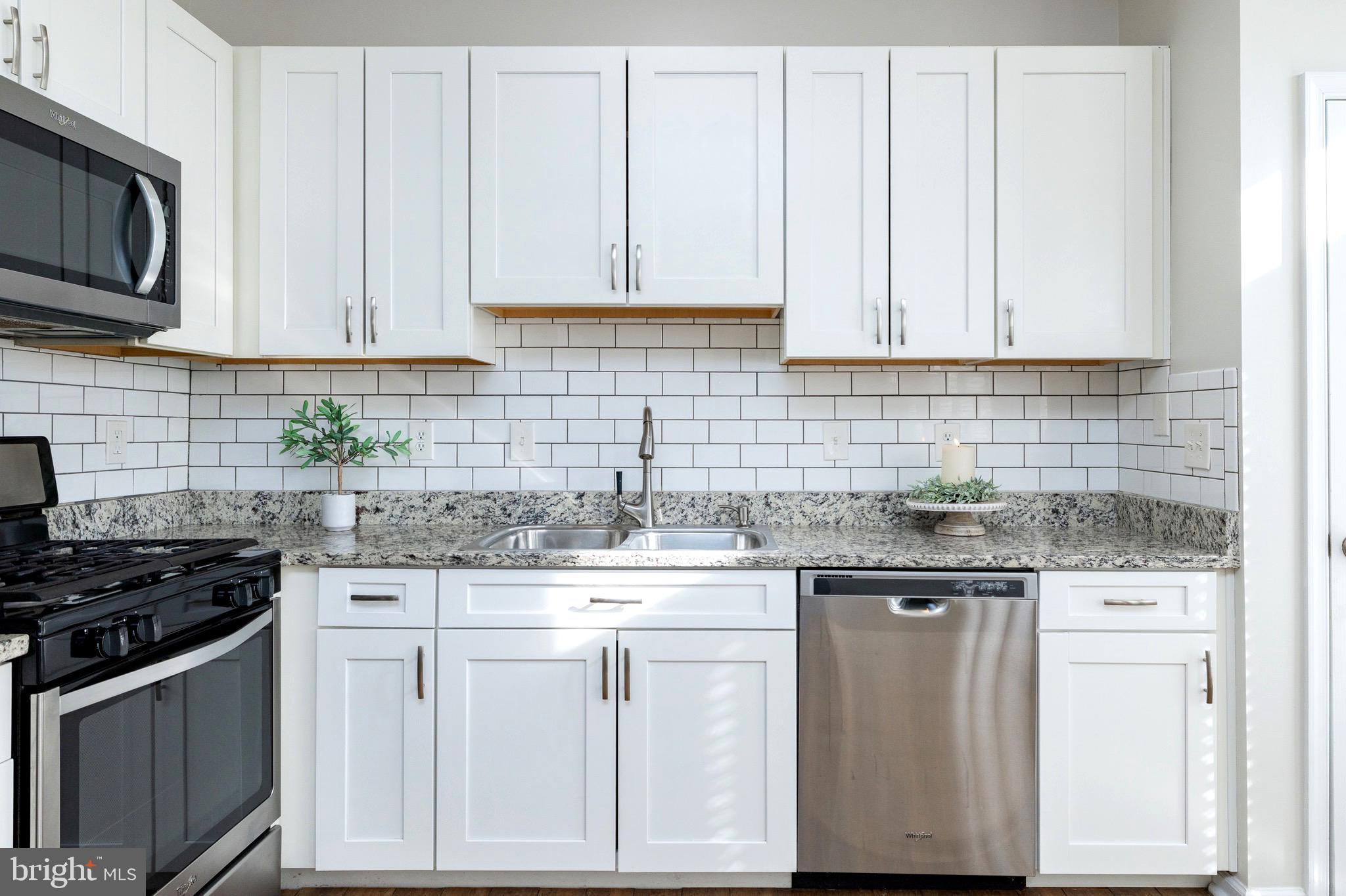 WAKELAND MANOR - Residential