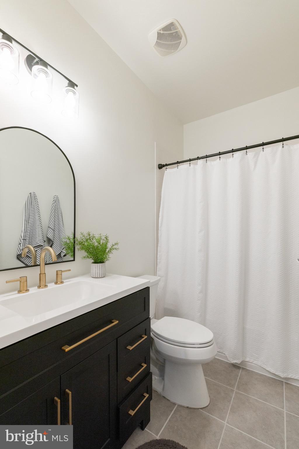 WAKELAND MANOR - Residential