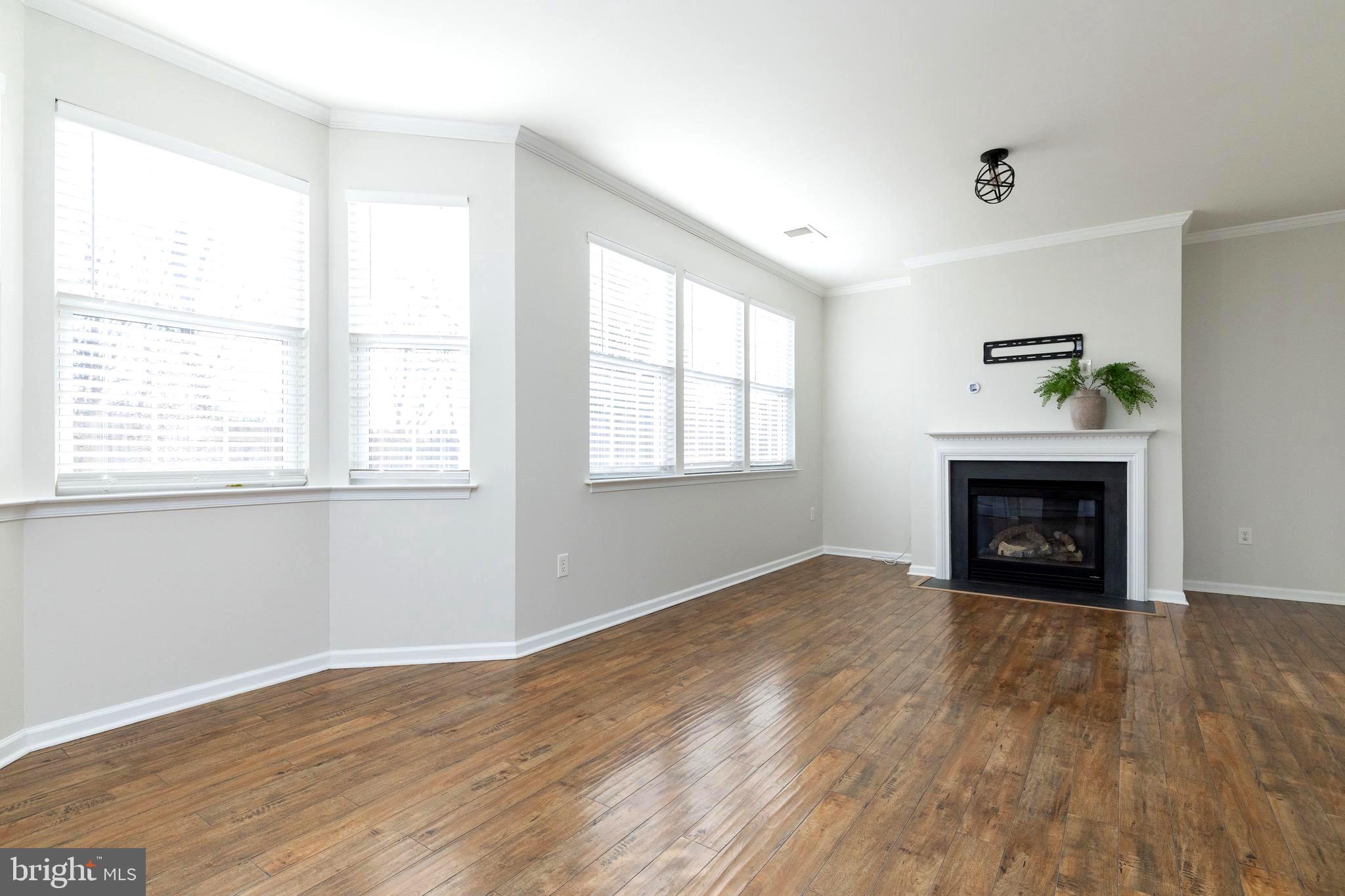 WAKELAND MANOR - Residential