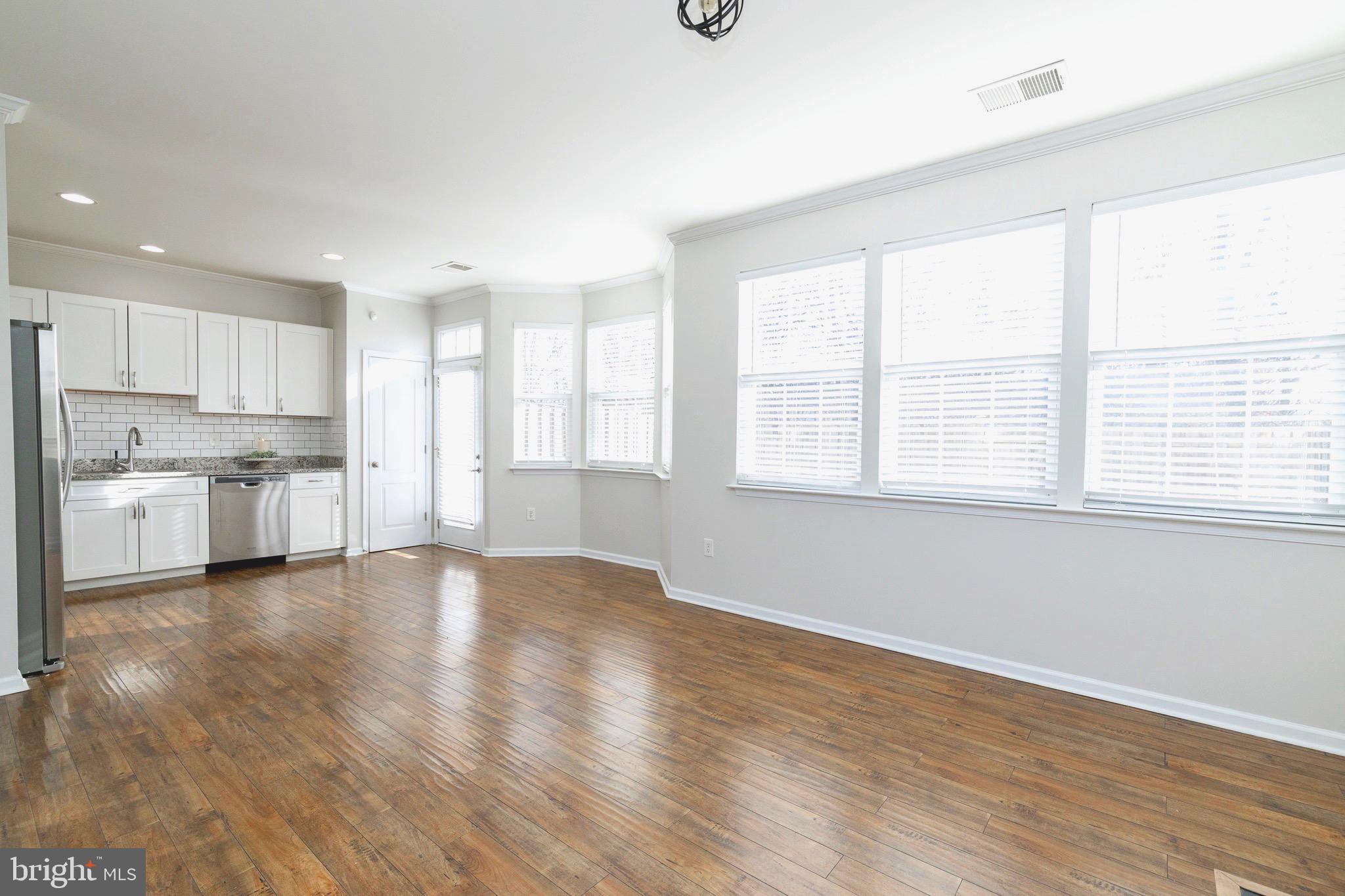 WAKELAND MANOR - Residential