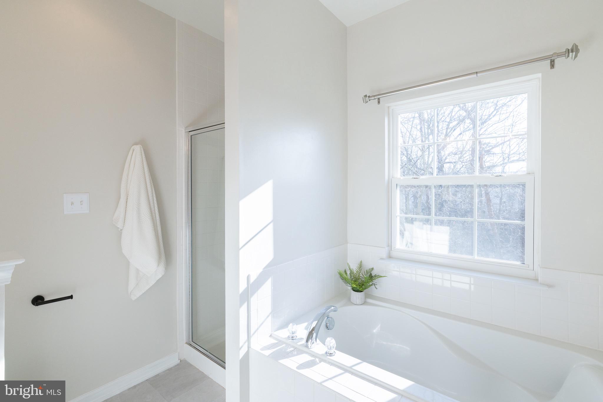 WAKELAND MANOR - Residential