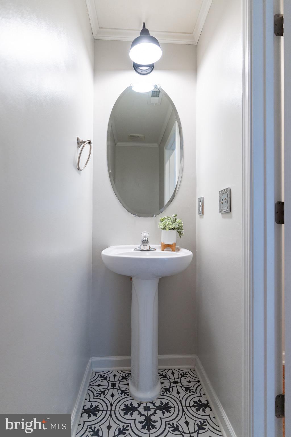 WAKELAND MANOR - Residential