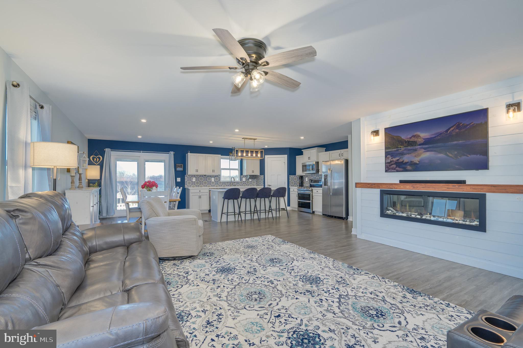 CARDINAL POINTE - Residential