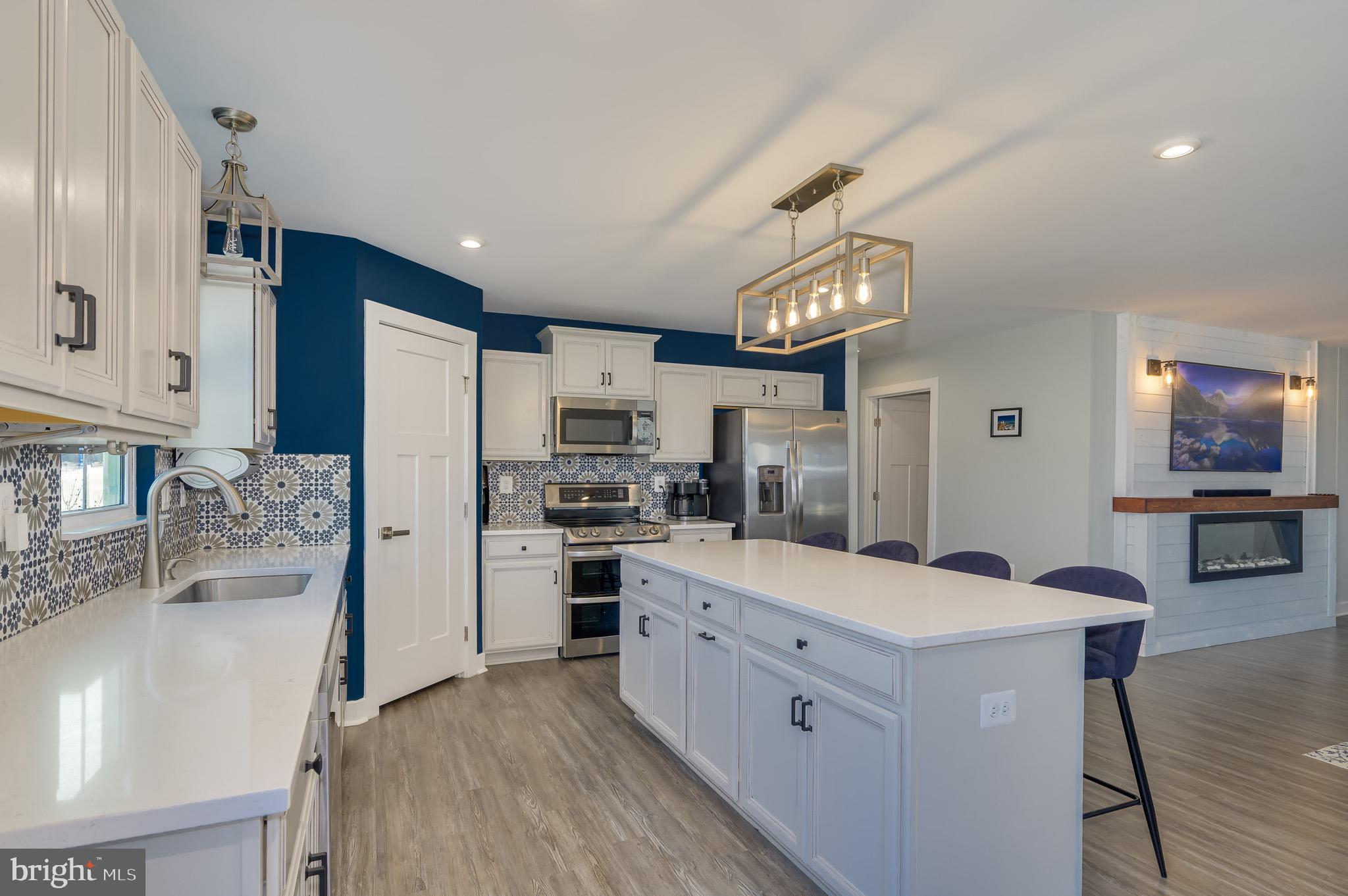 CARDINAL POINTE - Residential