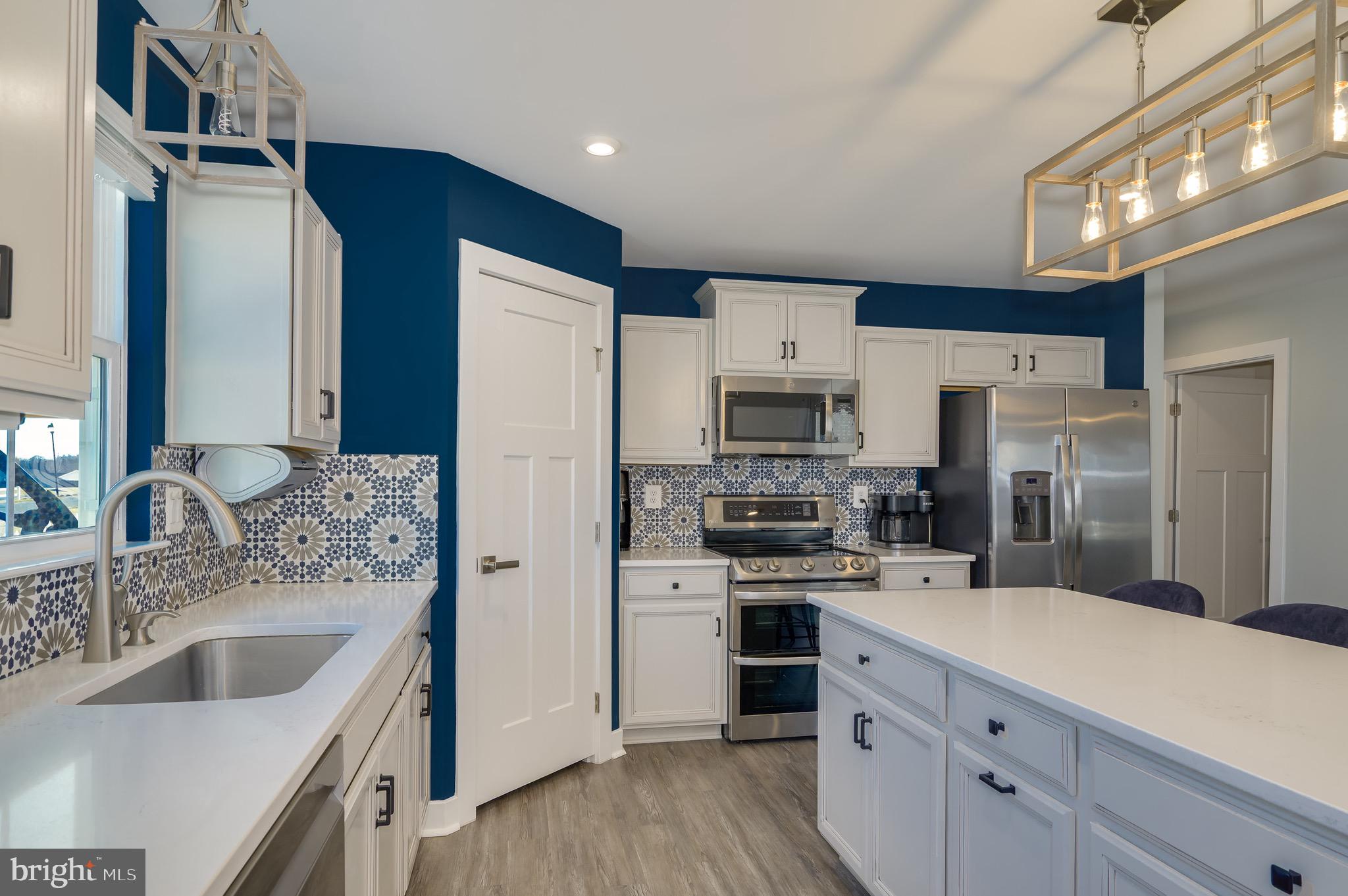 CARDINAL POINTE - Residential