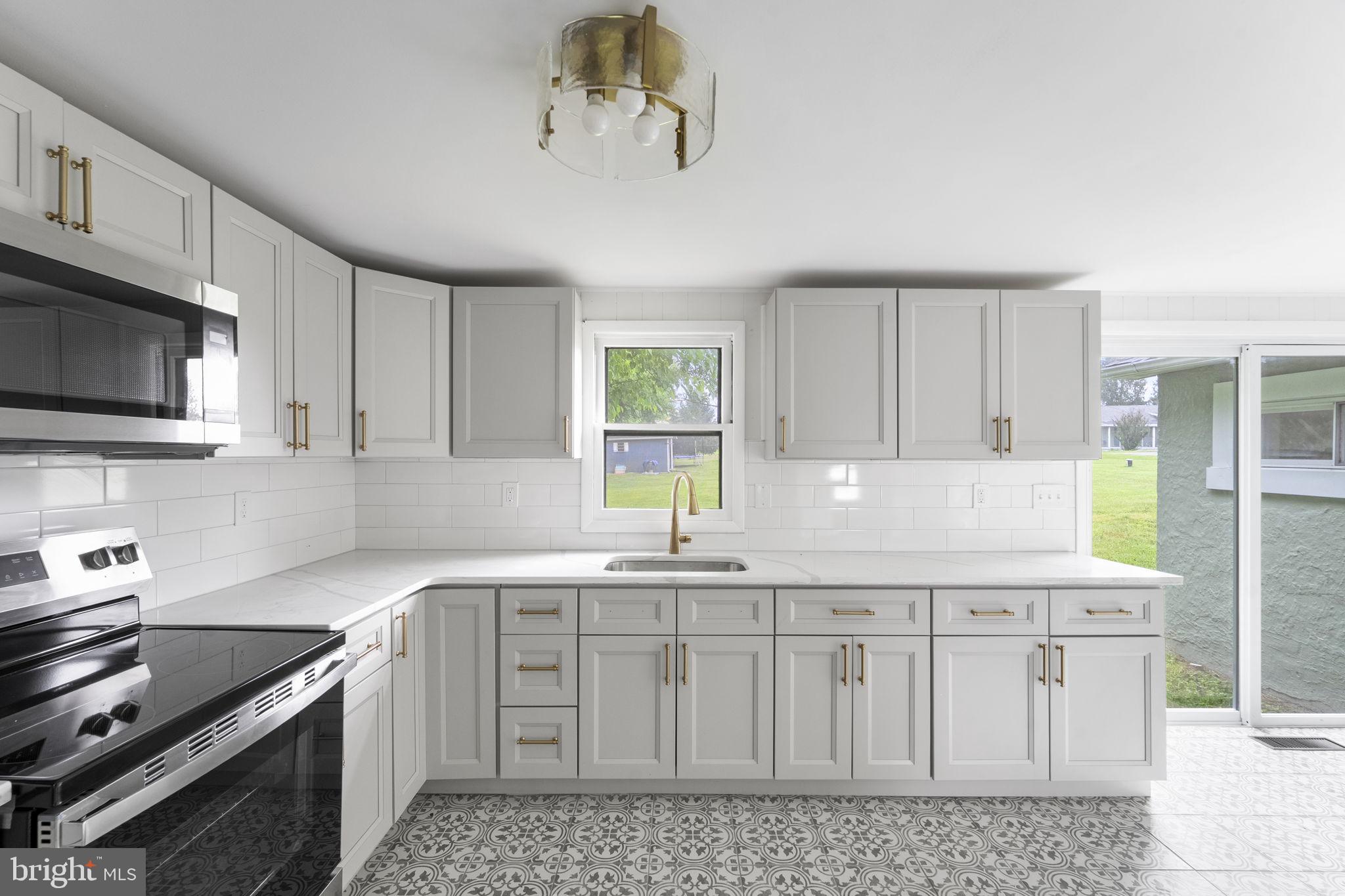 284 ELLICOTT ROAD
