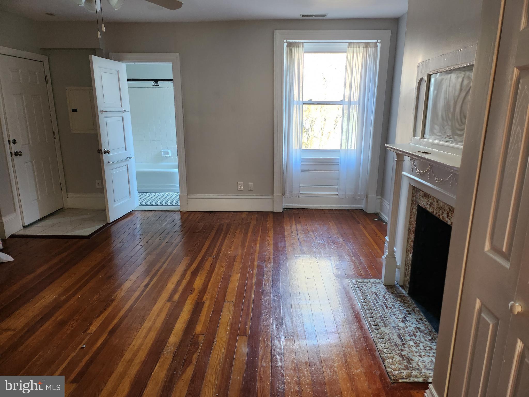WASHINGTON SQ - Residential Lease