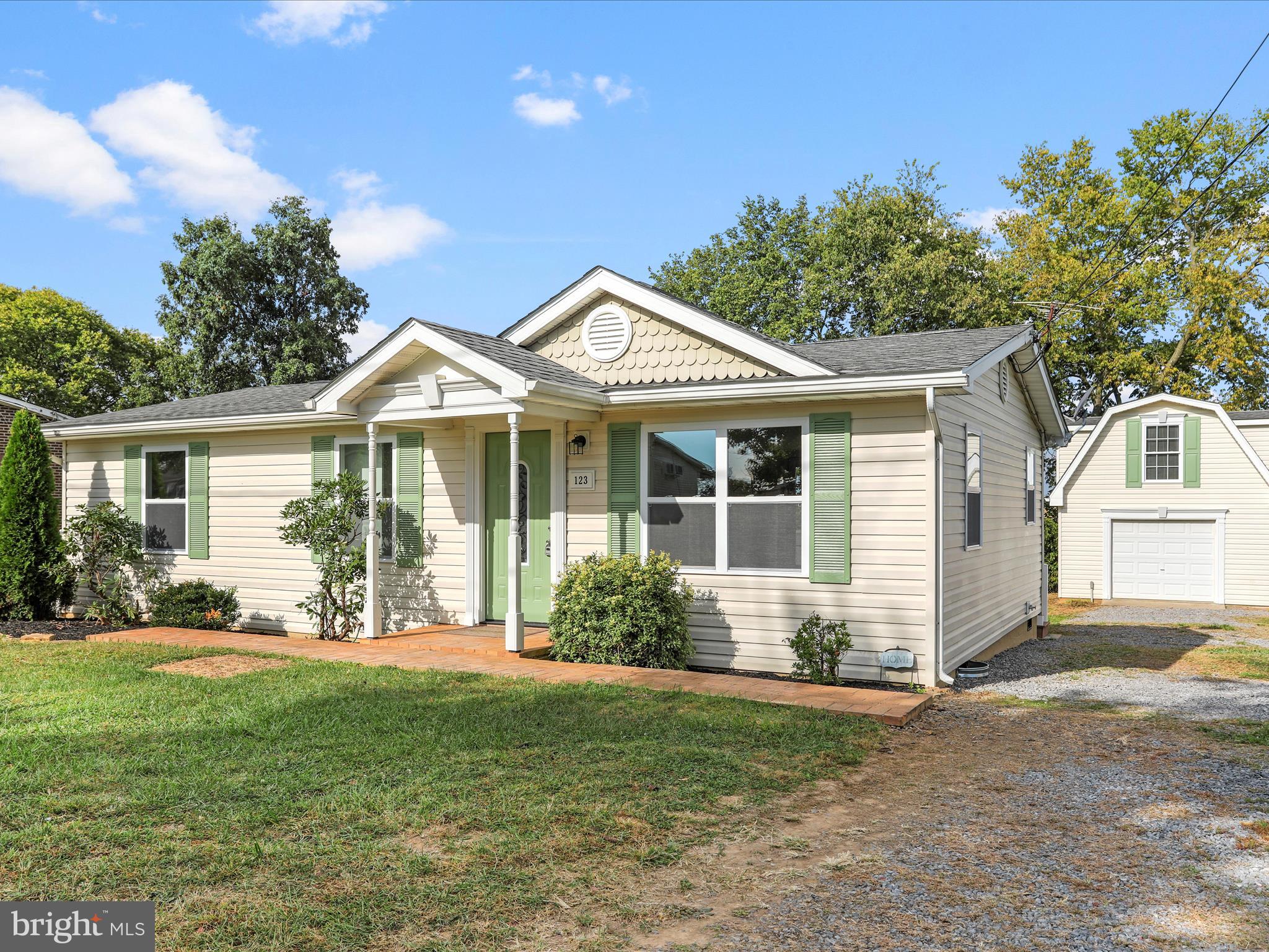 ORCHARD HILLS - Residential