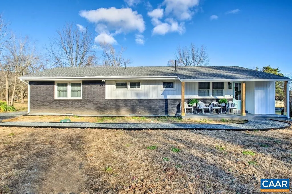 2857722924.jpeg?format=webp