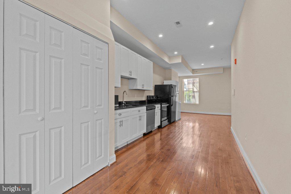 CHARLES VILLAGE - Residential Income