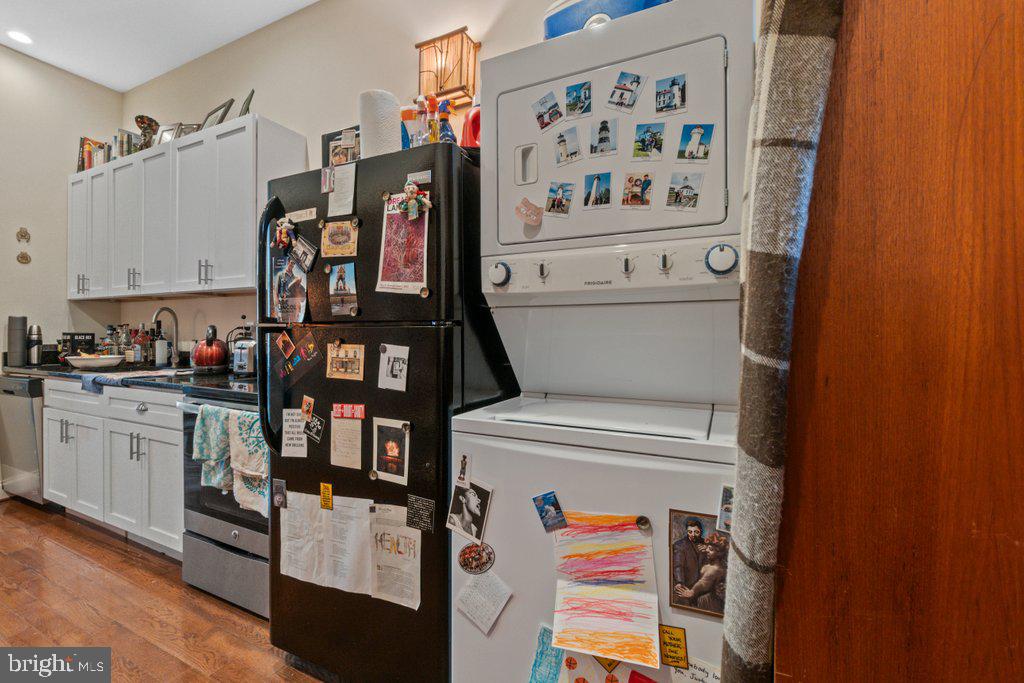 CHARLES VILLAGE - Residential Income