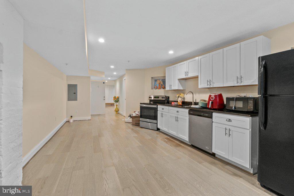 CHARLES VILLAGE - Residential Income