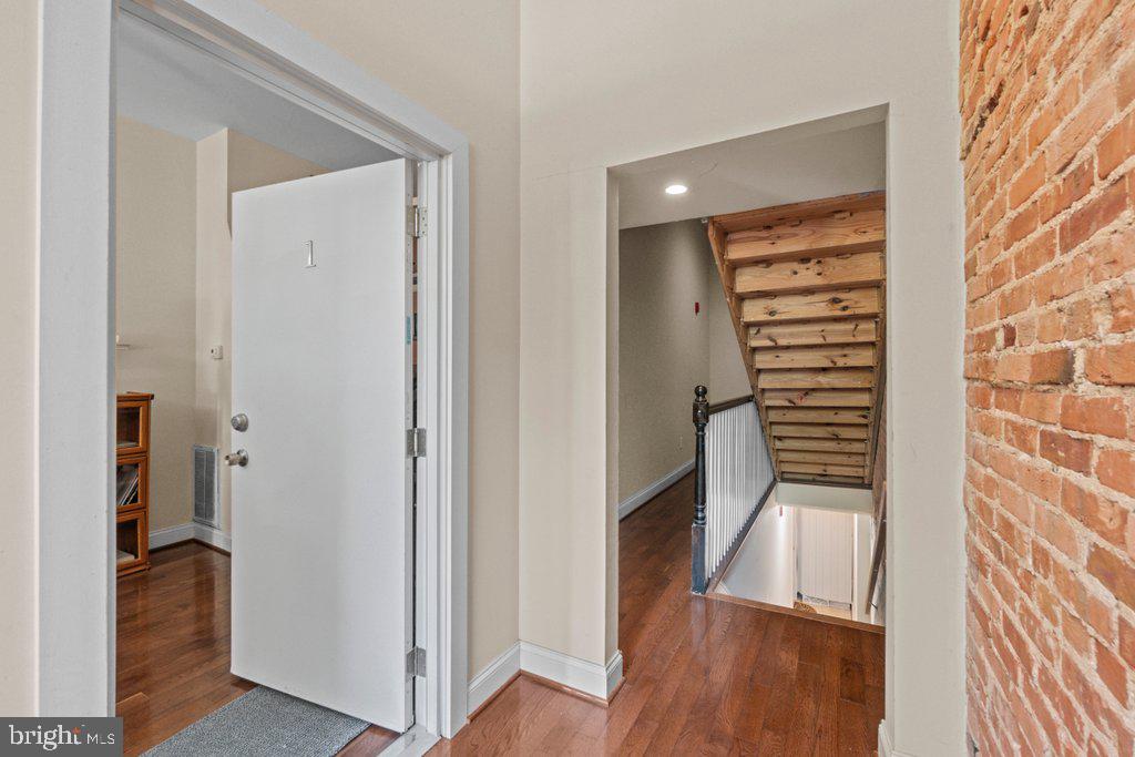 CHARLES VILLAGE - Residential Income