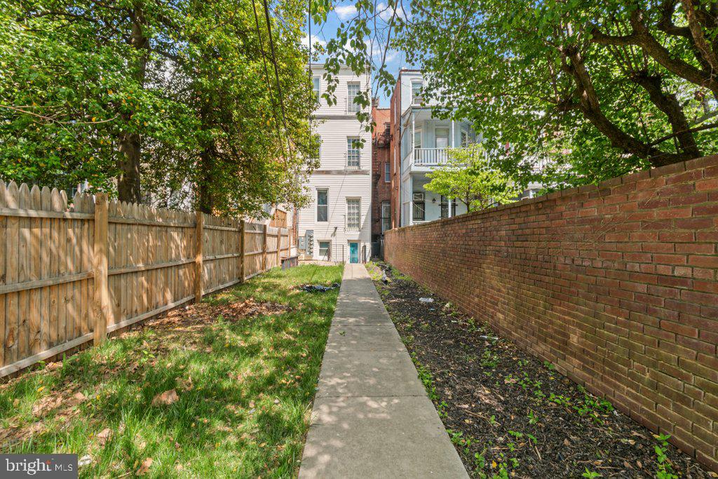 CHARLES VILLAGE - Residential Income
