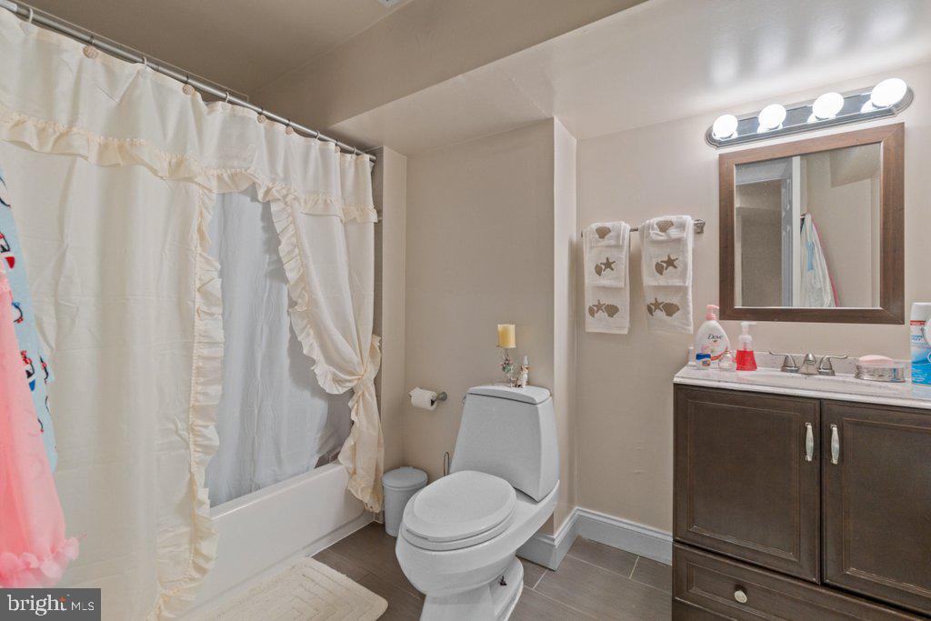 CHARLES VILLAGE - Residential Income