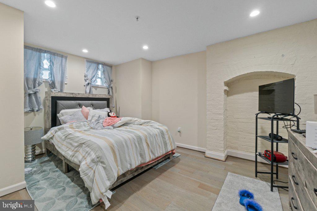 CHARLES VILLAGE - Residential Income