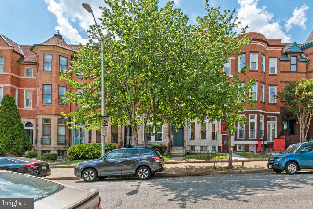CHARLES VILLAGE - Residential Income