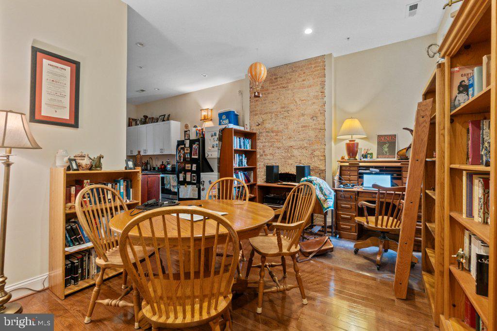 CHARLES VILLAGE - Residential Income