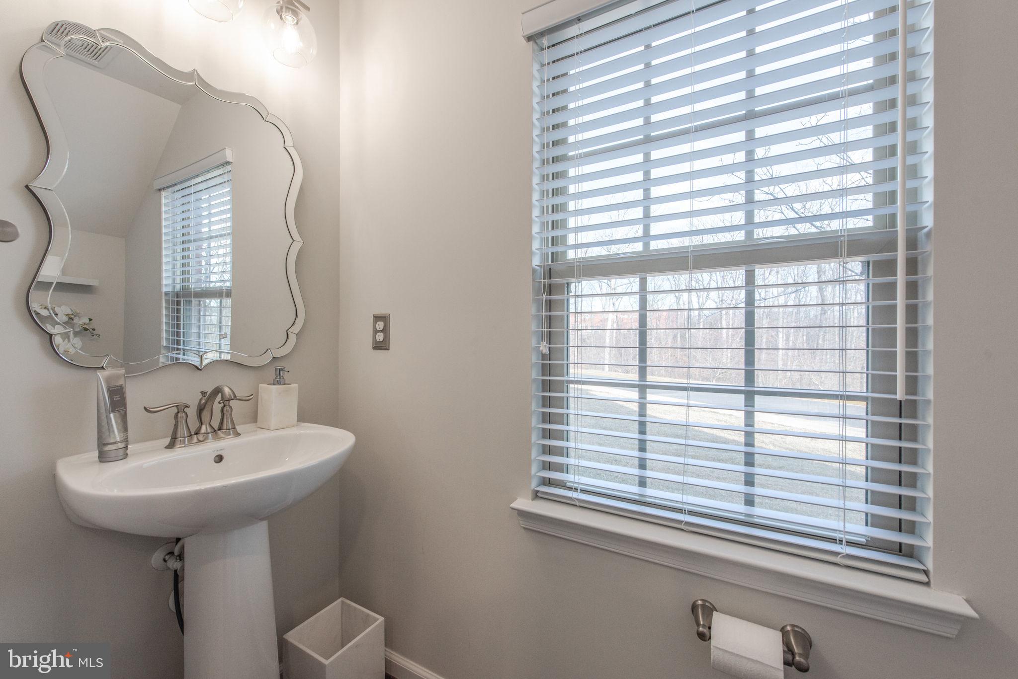 VIRGINIA MANOR - Residential Lease